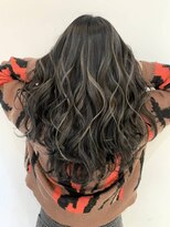 シエスタ バイ アンブルリュクス(siesta by amble luxe)&nbsp;大人っぽさに！透明感ハイライトスタイル！