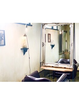 【福山/新涯】イギリスアンティーク家具に囲まれた隠れ家的癒し空間。優しいアロマの香りにうっとり…