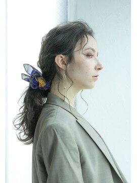 ミエル ヘア 新宿(miel hair) 〈mielhair新宿〉ローポニーアレンジ