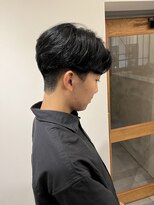 リリアーナ(LILIANA)&nbsp;ニュースパーマ　センターパート　メンズヘア