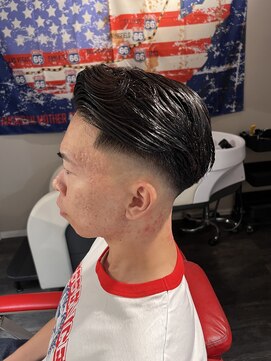 サンアンドマーリィズバーバー 駅前店(SON&MARLEY'S BAR BER) シチサン　七三　ミドルスキンフェード　本厚木駅　神奈川県