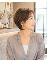 バグズ(Baguz)&nbsp;40代50代小顔くびれショートひし形ショート丸みレイヤーボブ