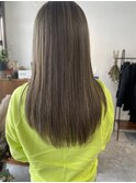 オリーブベージュ×ハイライト
