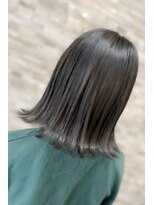 スタジオニジュウイチ(STUDIO 21) 髪質改善カラーカラーアッシュグレーの外ハネボブ