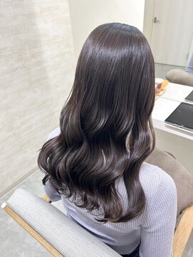 ウタ(Uta) 20代30代＊ツヤ感たっぷりグレージュ