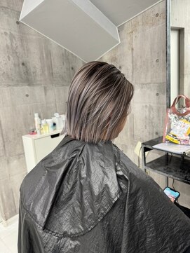 ワンズ リー 上大岡店(One's ly) レイヤーカット/ウェットヘア/オリーブベージュ[上大岡]