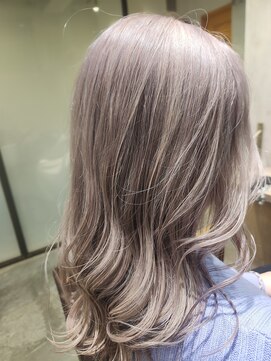 ミエル ヘア 新宿(miel hair) 褪色も可愛いホワイトベージュ【新宿】