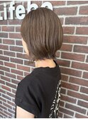 顎下ショートボブ×白髪ぼかしベージュカラー