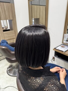 アース 三軒茶屋店(HAIR&MAKE EARTH) ボブにもおすすめ、自然な丸みのある縮毛矯正