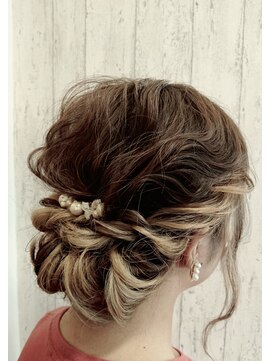 クラウディット ギブソンタックアレンジ