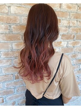 ヘアリラクゼーション クインズベリー(Hair Relaxation Queen's Berry) ピンクグラデーションカラー×レイヤーロング