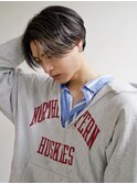 バームで簡単スタイリング センターパートハンサムショート