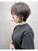 アンダーバーホワイト(_WHITE)&nbsp;［なんば］耳掛けショート/マッシュ/くびれショート