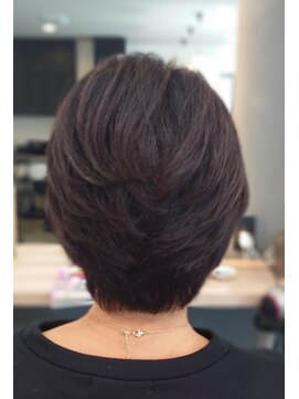 ムーヘアー MOU HAIR 耳かけショート☆