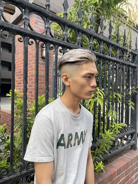 メリケンバーバーショップ フクオカ(MERICAN BARBERSHOP FUK) スキンフェードダブルカラー