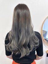 ヘアーサロン 銀 グラデーショングレーカラー