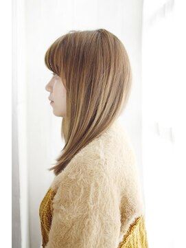 シュシュット(chouchoute) 斜めバングデザインカラーシルキーベージュグレージュカラー/062