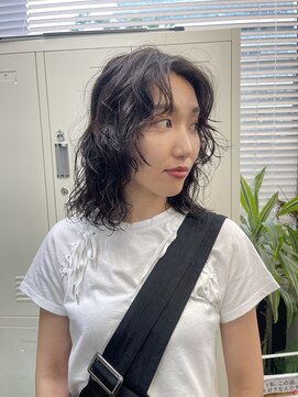 ペイププロドアイコン 博多(Peyp prod ICON) 顔まわりウルフにくしゃっとパーマ