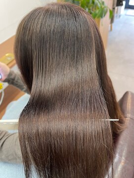 ランプ(Lamp) 縮毛矯正/髪質改善/クリスタライジング ビフォアー＆アフター