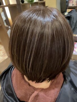 アイニ 河内小阪店(aini) 白髪ぼかしカラー白髪ぼかしハイライト大人ショート30、40、50代