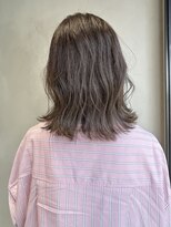 シラフ(SHIRAF)&nbsp;イルミナカラーでグレージュ