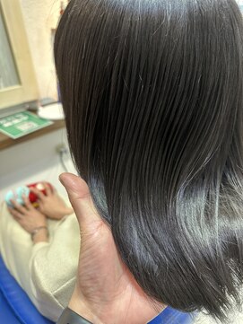 ブルー エアリ(BLUE eari) 鎖骨ボブ