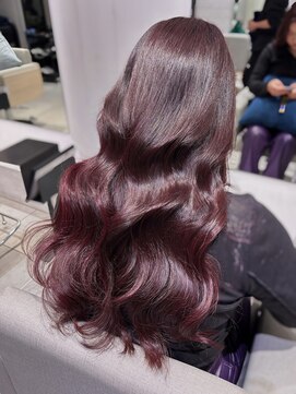 ステア ケース(stair case) 艶々韓国カラーカシスレッドカラーレイヤーカット