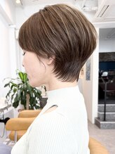 ファチュール(fAture.) 40代50代60代白髪ぼかし★美しいショートオリーブグレージュ
