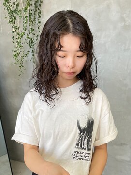 テトヘアー(teto hair) パーマヘアくるくるパーマセンター分け伸ばしかけ前髪