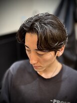 プラウド(PROUD)&nbsp;メンズセンターパート七三分けパートニュアンスパーマ刈り上げ