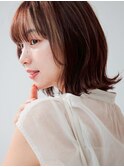 チェリーブラウンナチュラルで大人可愛いミディアムウルフ