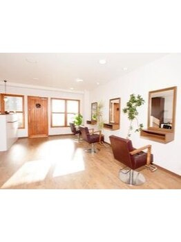 いつまでもキレイでいたい大人女性の味方＊髪のお悩みに寄り添い、あなたの魅力を最大限引き出しますー。