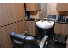 ヒロギンザ 神田店(HIRO GINZA)の雰囲気（半個室制なので周りを気にせずに施術が受けられます 理容室）