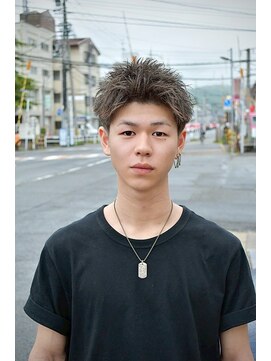 フラム ヘアデザイナーズ(FuLAM Hair designers*) スパイキーショート