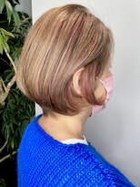 ステア ケース(stair case)&nbsp;白髪を活かしたやわらかベージュ インナーカラー 40代50代60代