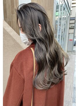 サク(Sac.) シアーグレージュ×赤み消しグレージュ　Sac.恵比寿　栃木優佑