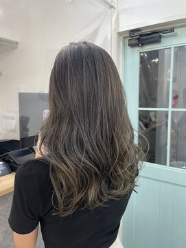 透け感グレージュカラー　【 村岡優里子 】