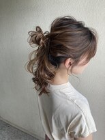 トランク(TRUNK)&nbsp;ベージュ×ラフポニーテール