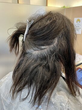 ウイバイファースト(u'i by first) 肩にかかるくらいの長さのボブスタイル