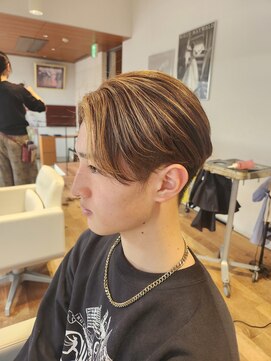 ゴットイール(GOTTO eel) センターパート×アンブレラカラー