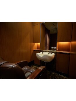 【銀座・メンズ専門サロン】シェービングはもちろん、リラクゼーションメニューも豊富