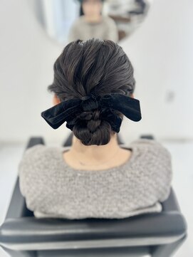 ミルメルシー(Mille mercis) ヘアセット／王道シニヨン／清楚スタイル／鎖骨下くらいの長さ