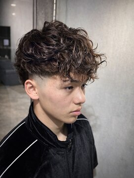 ジ オブスキュア(THE OBSCURE) スパイラルパーマ×フェード