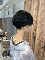 ガリカ 博多(Gallica) <ゲスト>深みのあるブルーブラック、ツヤ感コンパクトショート。