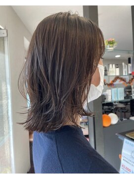 ローレン(LOREM) ミディアムレイヤーミルクティーブロンド