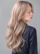 トリニティ(trinity) ブリーチダブルカラー レイヤーカット ミルクティーベージュ