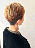 カジュアルゴールドショートボブ