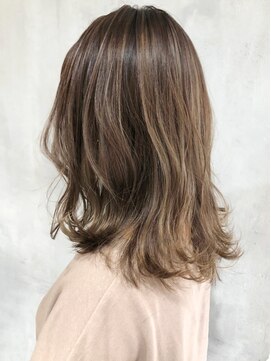 アルバム 渋谷パルコ(ALBUM) ミルクティーハイライト_外ハネボブアッシュブラウン_ba270351