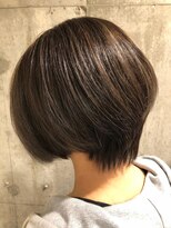 ヘアーアンドメイク ファット(Hair&Make PHAT)&nbsp;大人丸みショートアッシュカラー30代40代
