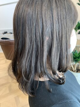 インビテーション(invitation) オリーブグレー